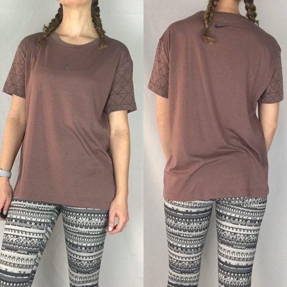 NEW Nike Dri-Fit Tee - Picture 2 of 5